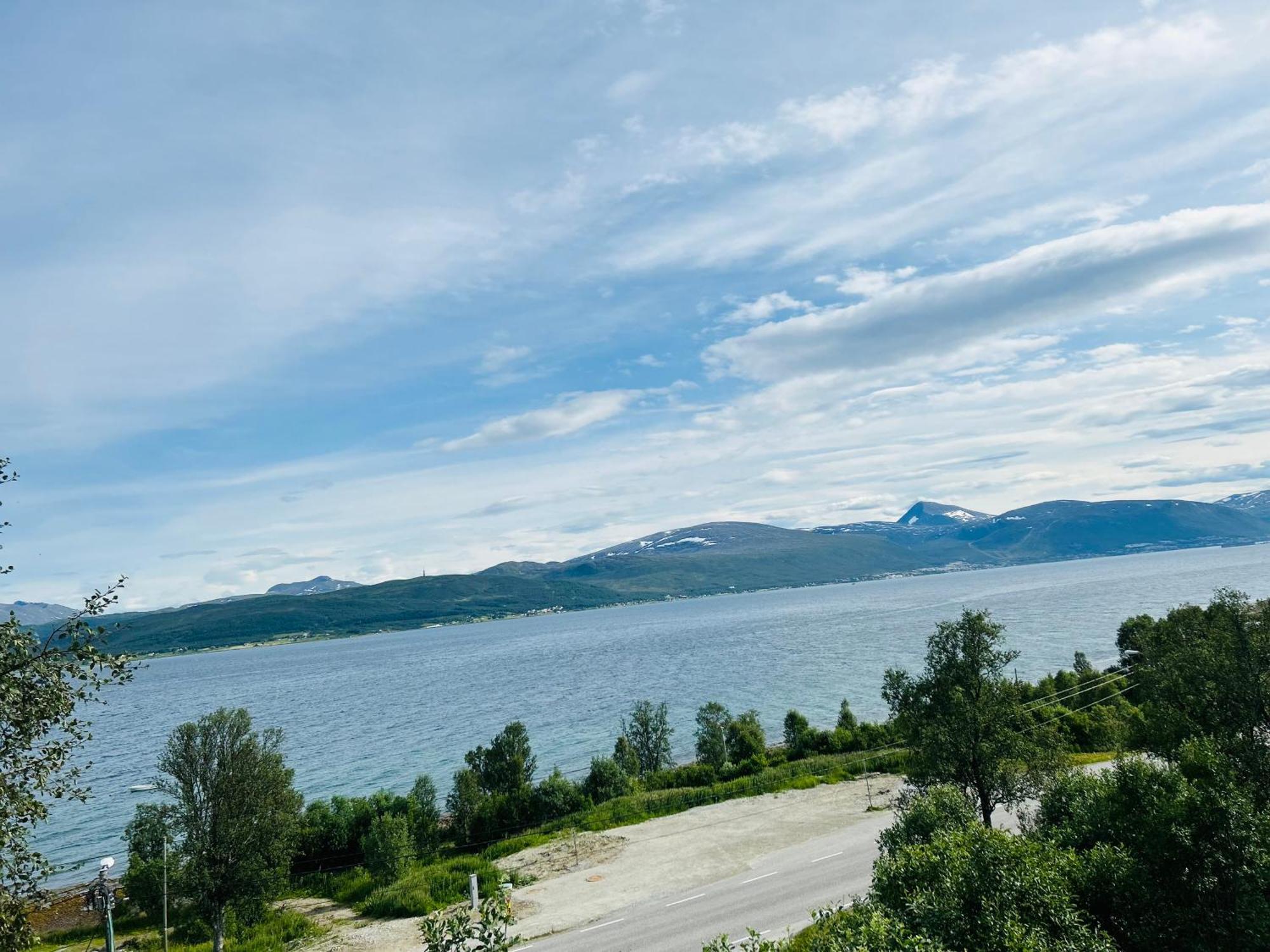 Apartment In Tromso With Sea And Mountain View Extérieur photo