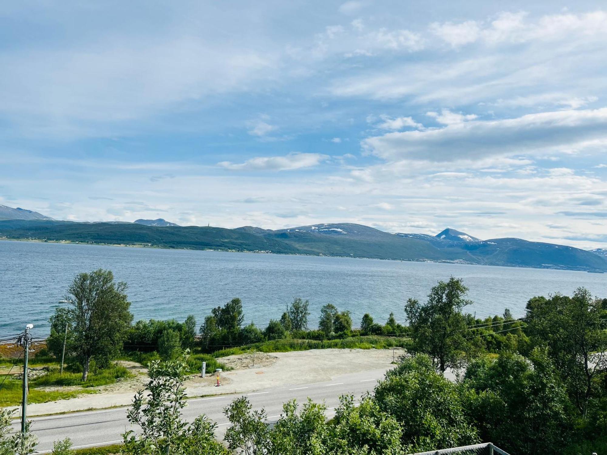 Apartment In Tromso With Sea And Mountain View Extérieur photo